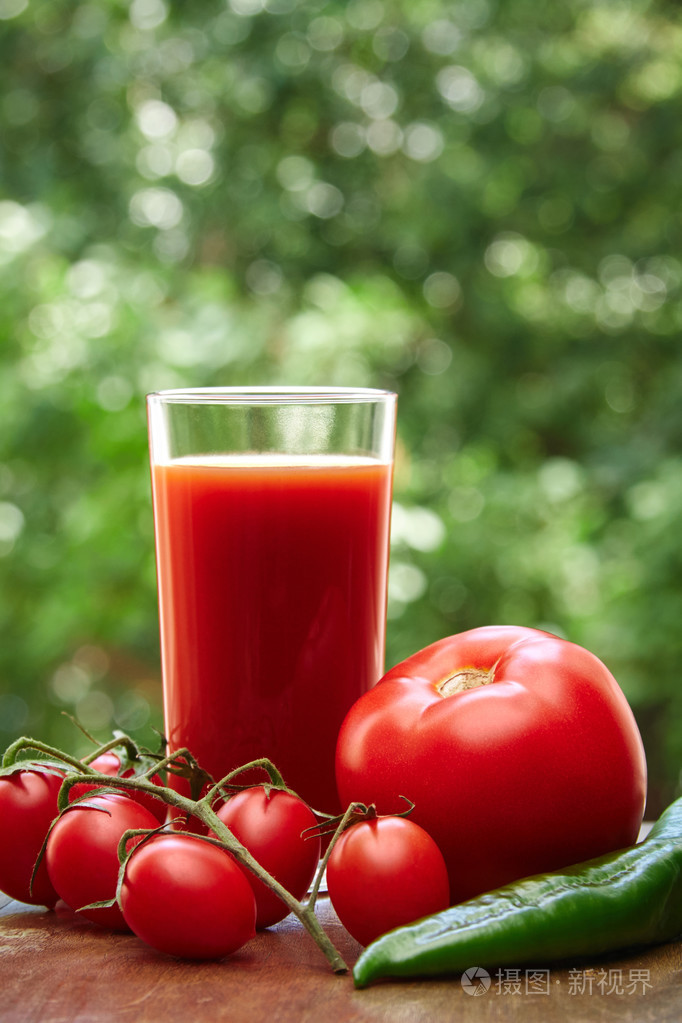 西红柿辣椒和果汁