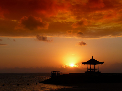 在巴厘岛海滩的日落