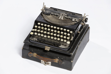 老打字机，在一台打字机的空白表