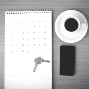 咖啡 手机 钥匙和日历