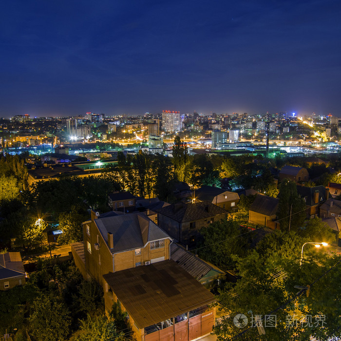 夜晚的城市罗斯托夫的全景