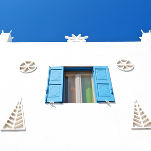 在海岛上的希腊 antorini 欧洲老房子和白色颜色