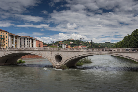 古桥在维罗纳