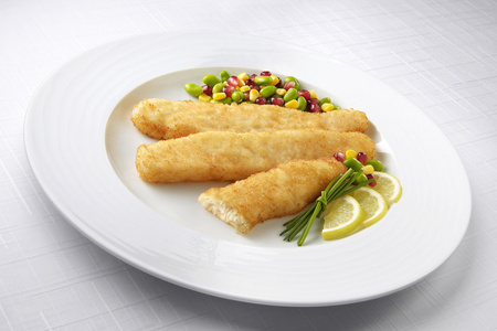 油炸的鱼条照片