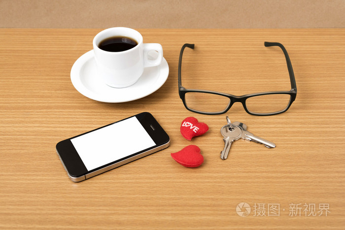 咖啡 手机 眼镜 钥匙和心