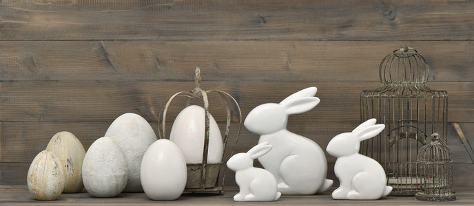 复活节兔子和鸡蛋。复古风格装饰