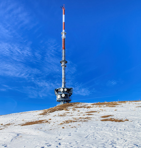 电信塔顶部装载 Rigi