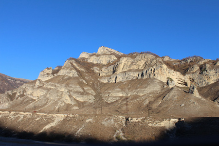 在山的风景。俄罗斯