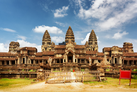 柬埔寨暹粒寺庙建筑群吴哥窟东立面