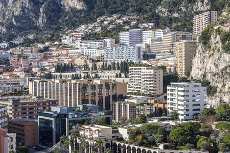 蒙特 Carlo，摩纳哥，在 2016 年 1 月 10 日。房子在一座山坡上一个视图