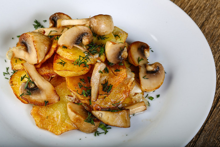 烤的蘑菇配土豆泥
