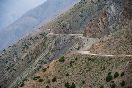 危险的山路