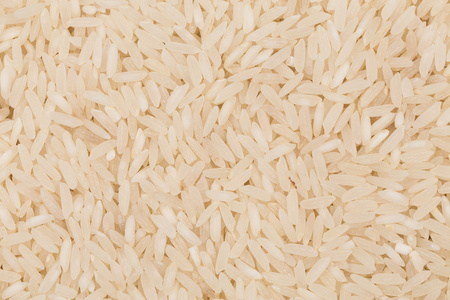 未经煮熟的白米饭