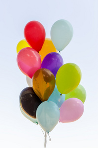 五彩斑斓的组合的氦气球