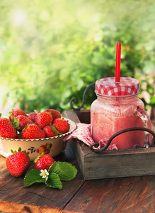 草莓奶昔 健康的早餐