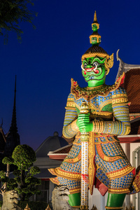 卫报  巨人的郑王庙 Wat Chang 曼谷，泰国的象征