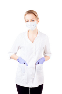 在白色长袍面罩和手套隔离医疗实习生