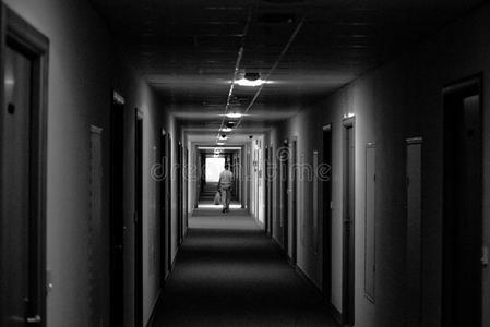 感兴趣的 酒店 孤独 命运 男人 他的 房间 黑暗 走廊
