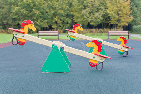 跷跷板玩具图片