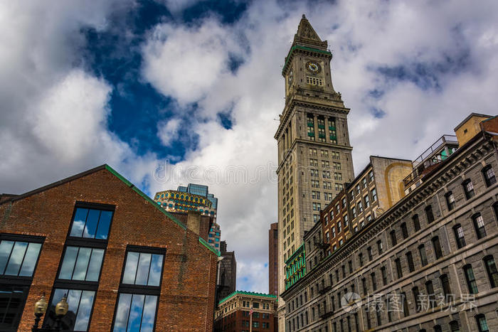 马萨诸塞州波士顿市中心的海关钟楼。