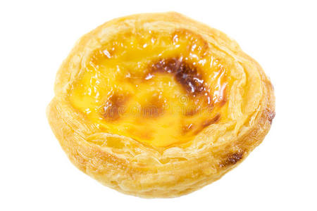 蛋挞盘子和茶杯上的蛋挞木制桌子背景上的甜点蛋挞甜奶油馅饼.