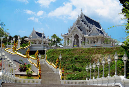 泰国krabi镇的wat kaew korawaram佛教寺庙