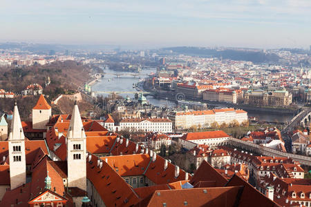 一天从布拉格城堡俯瞰布拉格