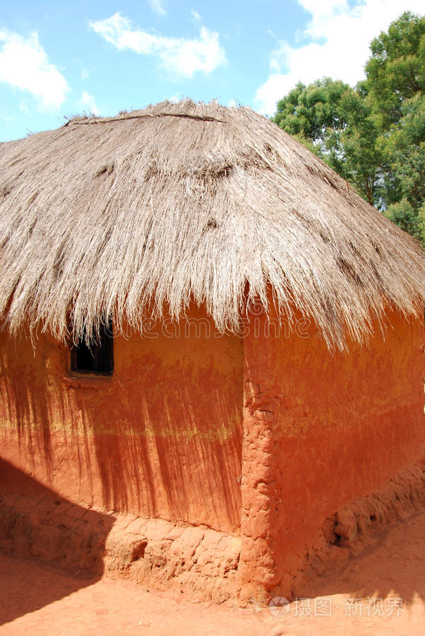 一个典型的房子在非洲波默里尼坦桑尼亚村庄