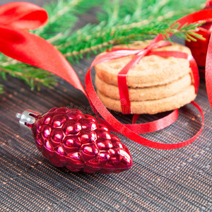 有饼干和装饰品的圣诞背景