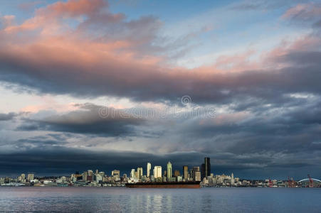 日落时的西雅图天际线