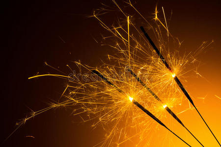 燃烧的派对火花照片