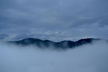 雾云山峡谷景观