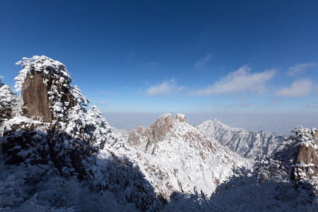 黄山山冬季的雪场景