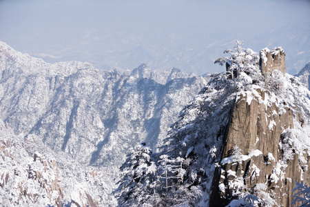 黄山山冬季的雪场景