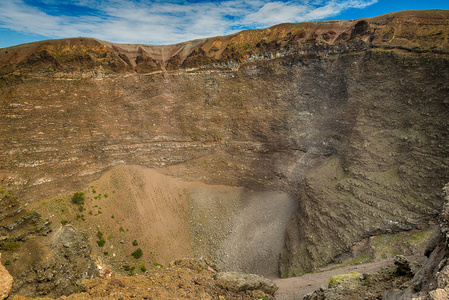 Outum 天，意大利维苏威火山火山口那不勒斯旁边