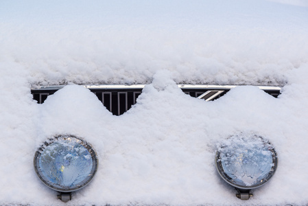 汽车上的雪