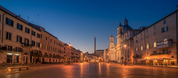 罗马，意大利 在日出的纳沃纳广场