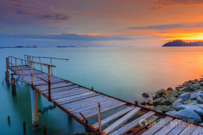 长时间曝光日出海景