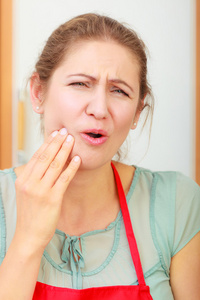 女人患牙痛牙齿疼痛