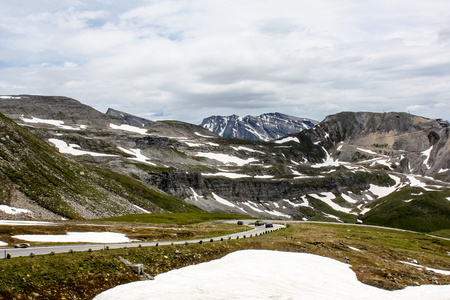 山区公路。奥地利阿尔卑斯山