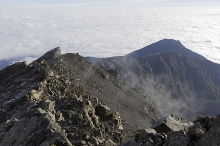 梅鲁火山