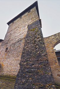 瑞士奇龙城堡内院塔楼
