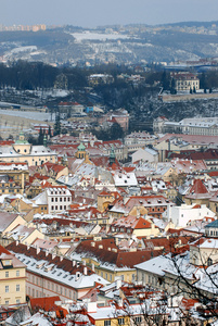冬天布拉格，雪下的城市