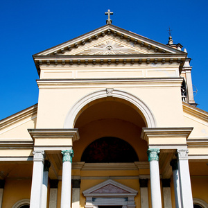 老建筑欧洲意大利米兰宗教和阳光