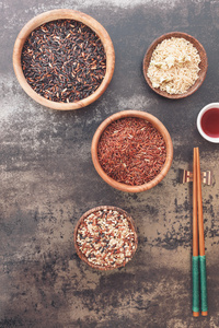 不同种类的水稻和筷子图片