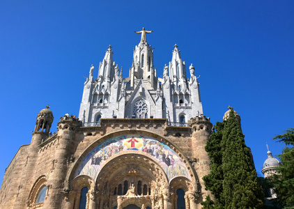 在巴塞罗那，西班牙的耶稣圣心大教堂赎罪