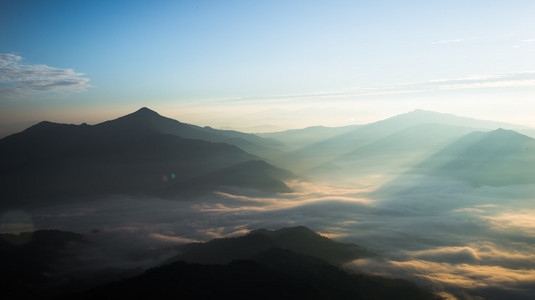 山自然日出