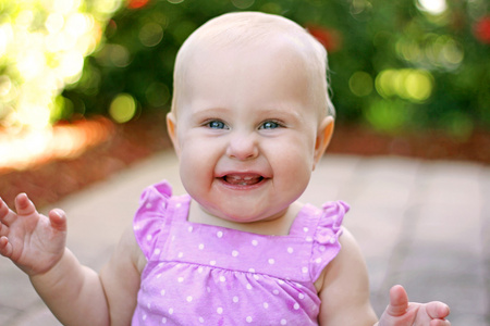 超级快乐微笑以外的宝贝女儿图片