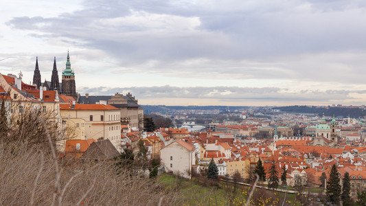 布拉格，捷克共和国，老城复古风格冬季冷色调。欧洲与文本空间的彩色图像
