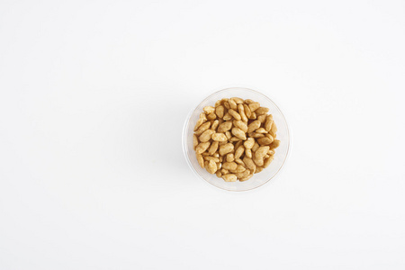 小部分的布朗膨化大米在碗里，顶视图